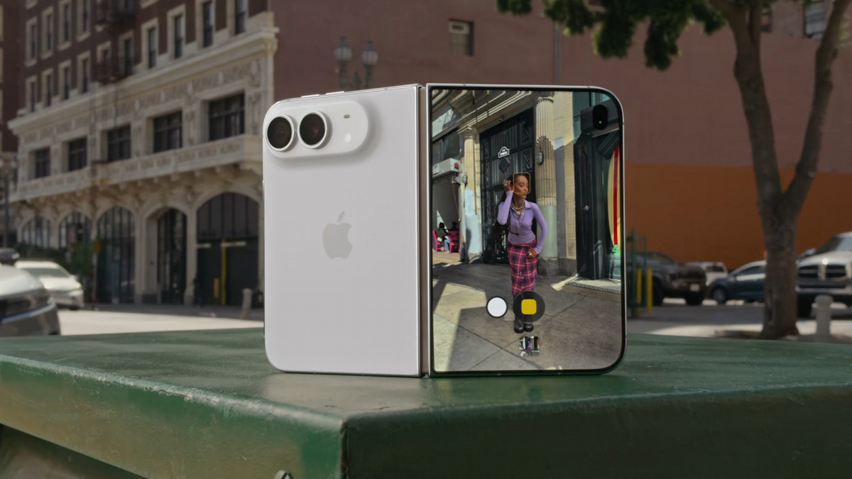 iPhone Duo в раскрытом состоянии