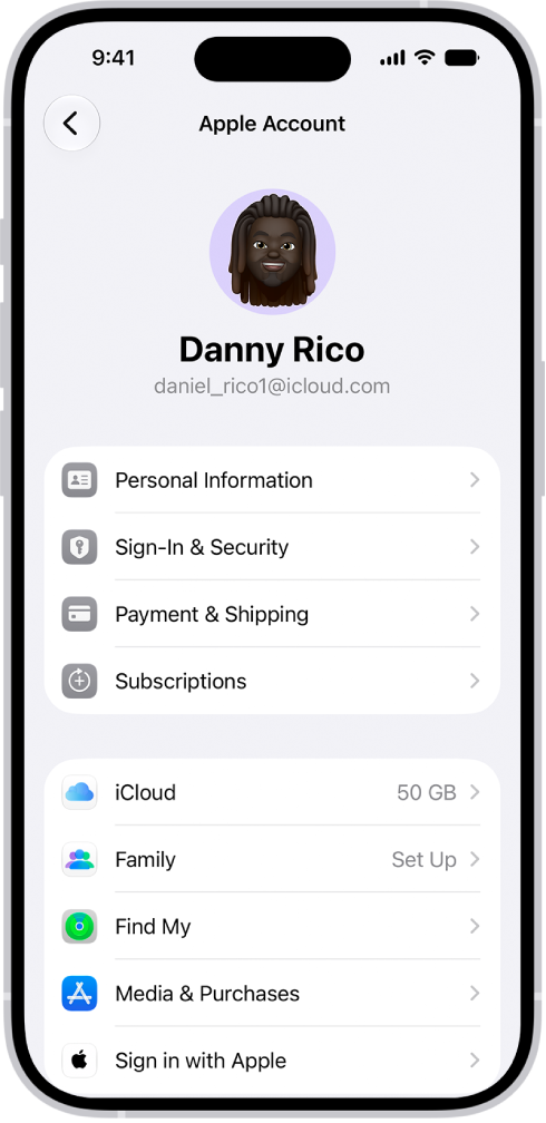 Официальный экран настроек Аккаунта Apple на iPhone: строка Media & Purchases под Find My